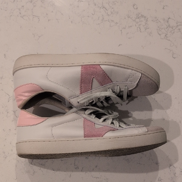 Veja Women's White and Pink Accent Sneakers - Picture 4 of 8